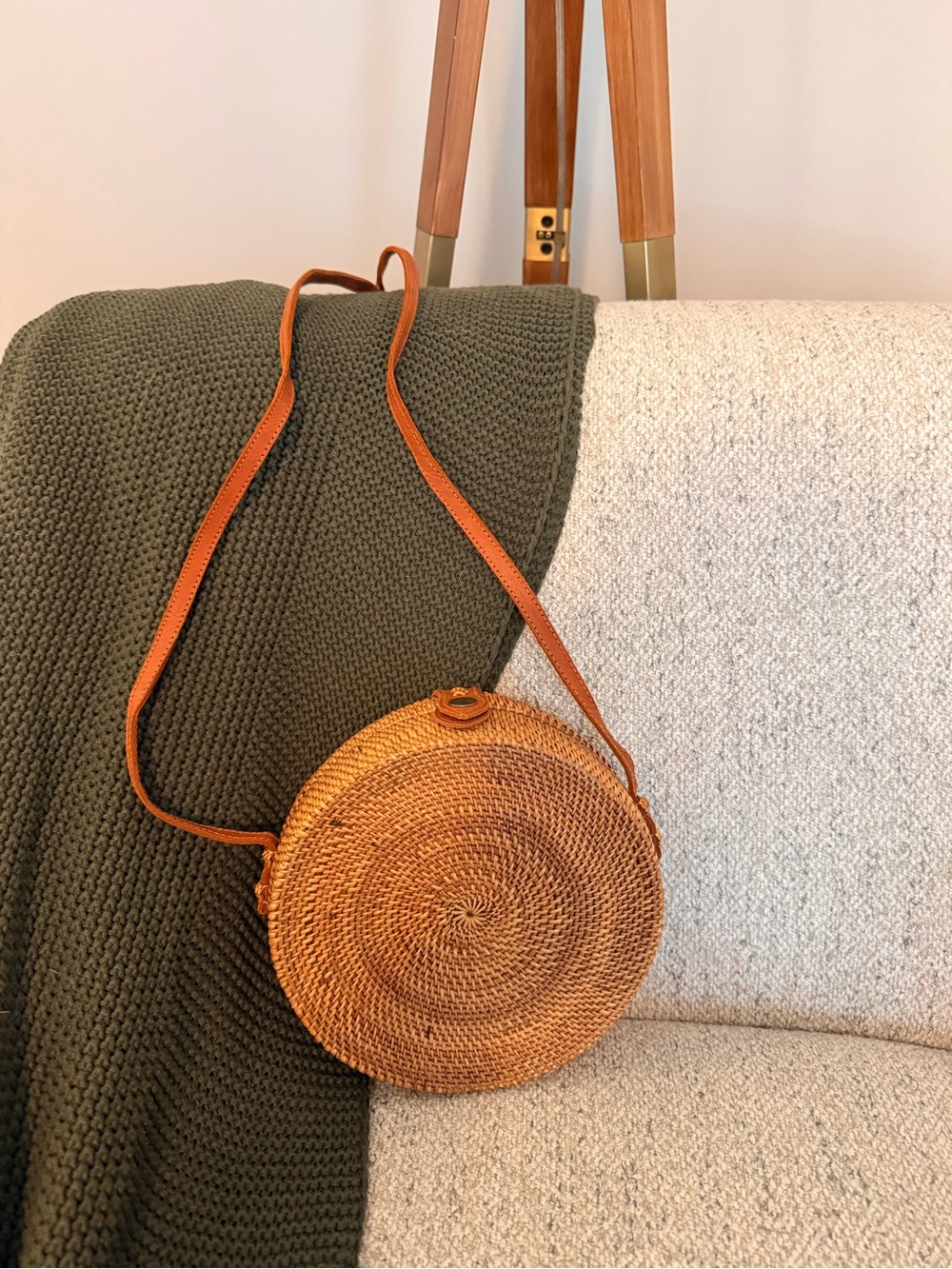 Round Woven Straw Crossbody Bag in Tan